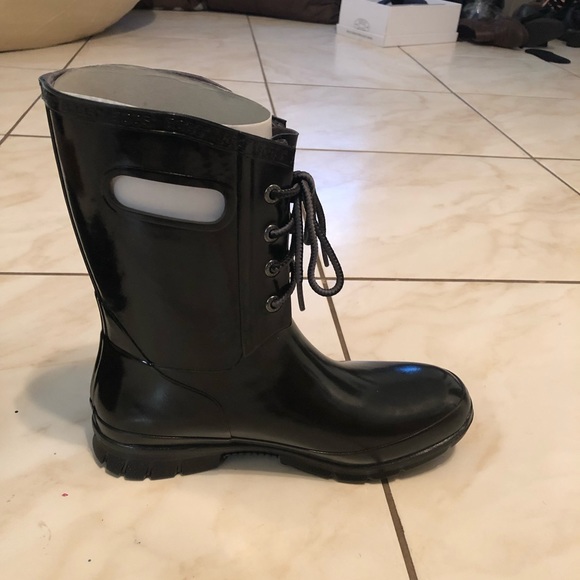 Bogs Rain Boot - Picture 2 of 8